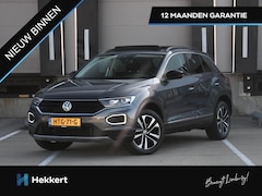Volkswagen T-Roc - IQ.Drive 1.5 TSI 150pk PANO-DAK | 17''LM | DODE HOEK | ADAP. CRUISE | APPLE CARPLAY | TREK