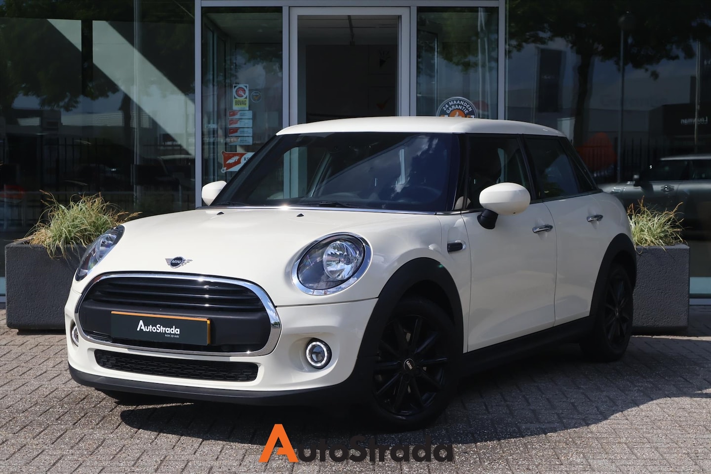 MINI One - Mini 5-Deurs (f55) 1.5 102pk | Cruise | Climate | Navi | Sfeer | Start/Stop | Sensoren | C - AutoWereld.nl