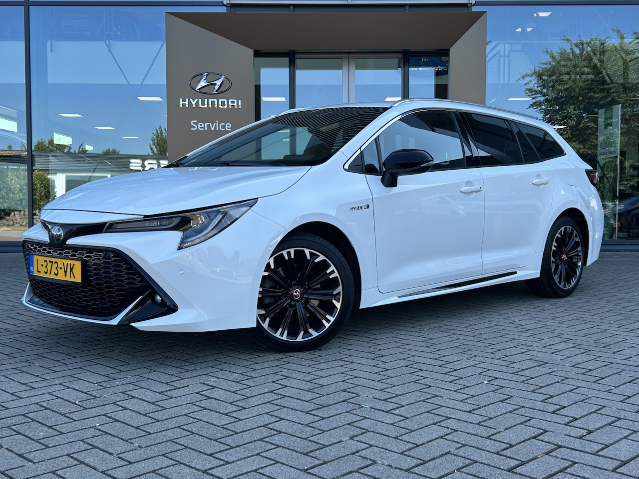 Toyota Corolla Touring Sports - 2.0 Hybrid GR-Sport 180pk | Trekhaak - AutoWereld.nl