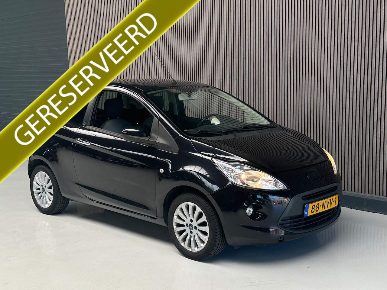 Ford Ka - 1.2 Titanium X Dakraam | Airco - AutoWereld.nl