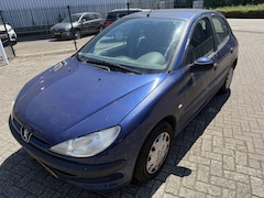 Peugeot 206 - 1.4 XT 7 mnd apk electr pakket