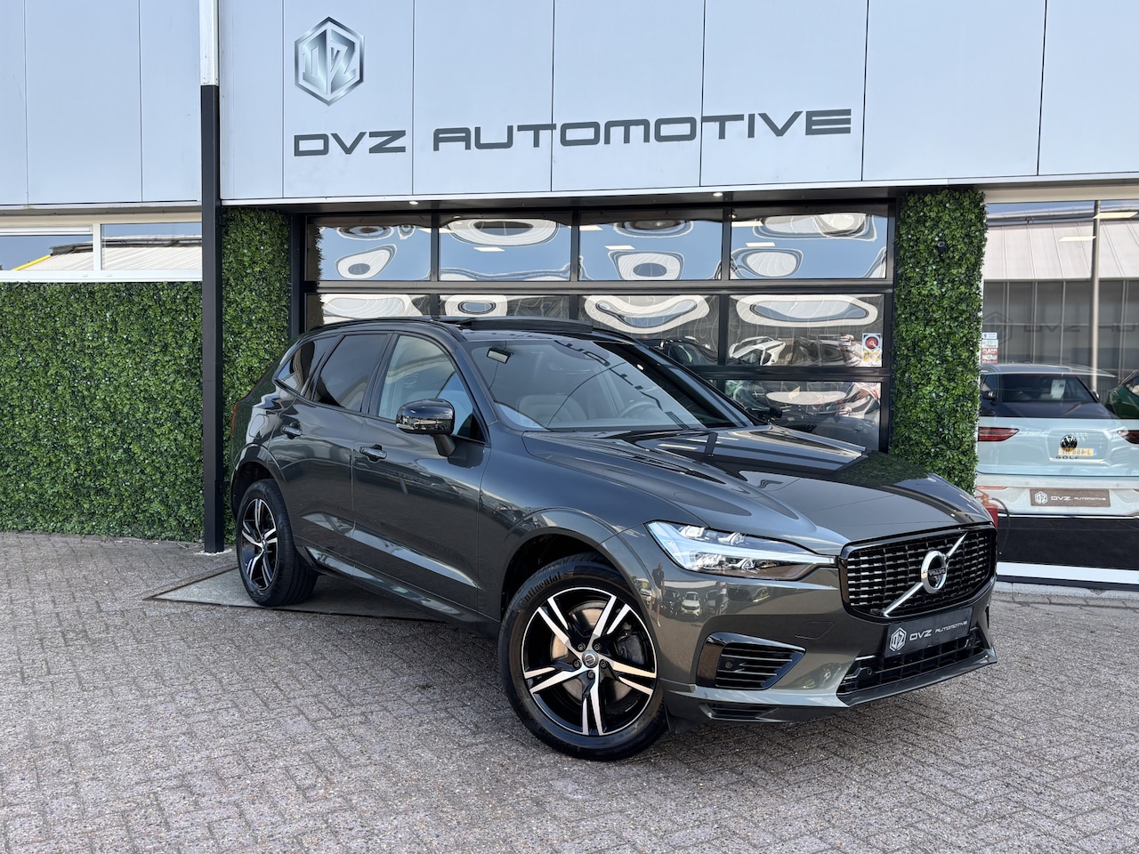 Volvo XC60 - 2.0 T6 Recharge 340PK AWD R-Design | Pano | H&K Sound | Leder | HUD - AutoWereld.nl