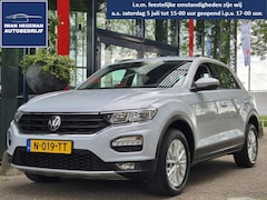 Volkswagen T-Roc - 1.0 TSI Style | PDC voor en achter | Achteruitrijcamera | LM Velgen | Airco | Cruise Contr