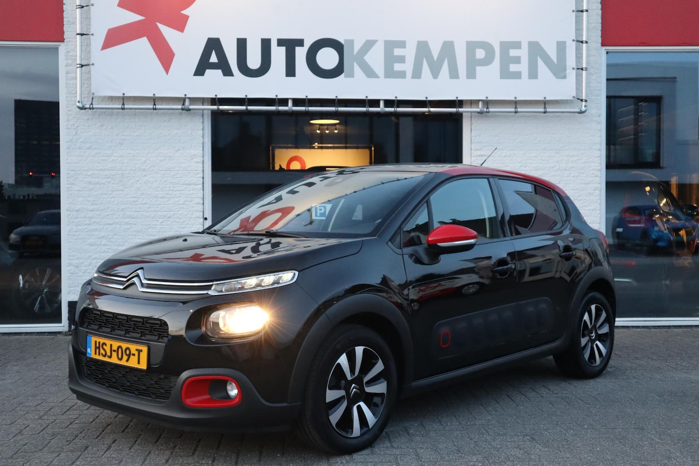 Citroën C3 - 1.2 PT SHINE BUSINESS PANORAMADAK|STOELVERWARMING|PARK-ASSIST|DEALERONDERHOUDEN - AutoWereld.nl