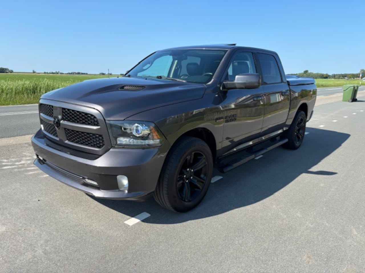 Dodge Ram 1500 - Sport 4x4 200L lpg financiering v/a 350 p/m - AutoWereld.nl