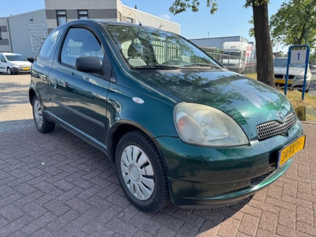 Toyota Yaris - 1.0-16V VVT-i Luna Goed rijdende auto - AutoWereld.nl