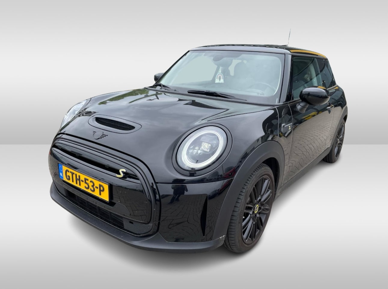 MINI Mini-Electric - MINI Electric 33 kWh / Panoramadak / Half leder / Navigatie / Parkeerhulp achter / 17'' / - AutoWereld.nl