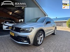 Volkswagen Tiguan - 1.5 TSI ACT Highline R Line DSG Pano|Digital dash|ACC|Lane assist|Trekhaak|Stoelverwarming