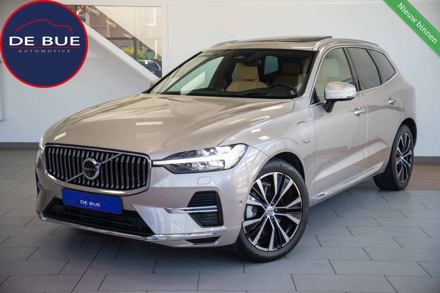 Volvo XC60 - 2.0 T8|455PK AWD|Org NL|1ste Eig|Ultimate Bright|Luchtv.|Bowers & Wilkins|Trekhaak|Head-Up - AutoWereld.nl