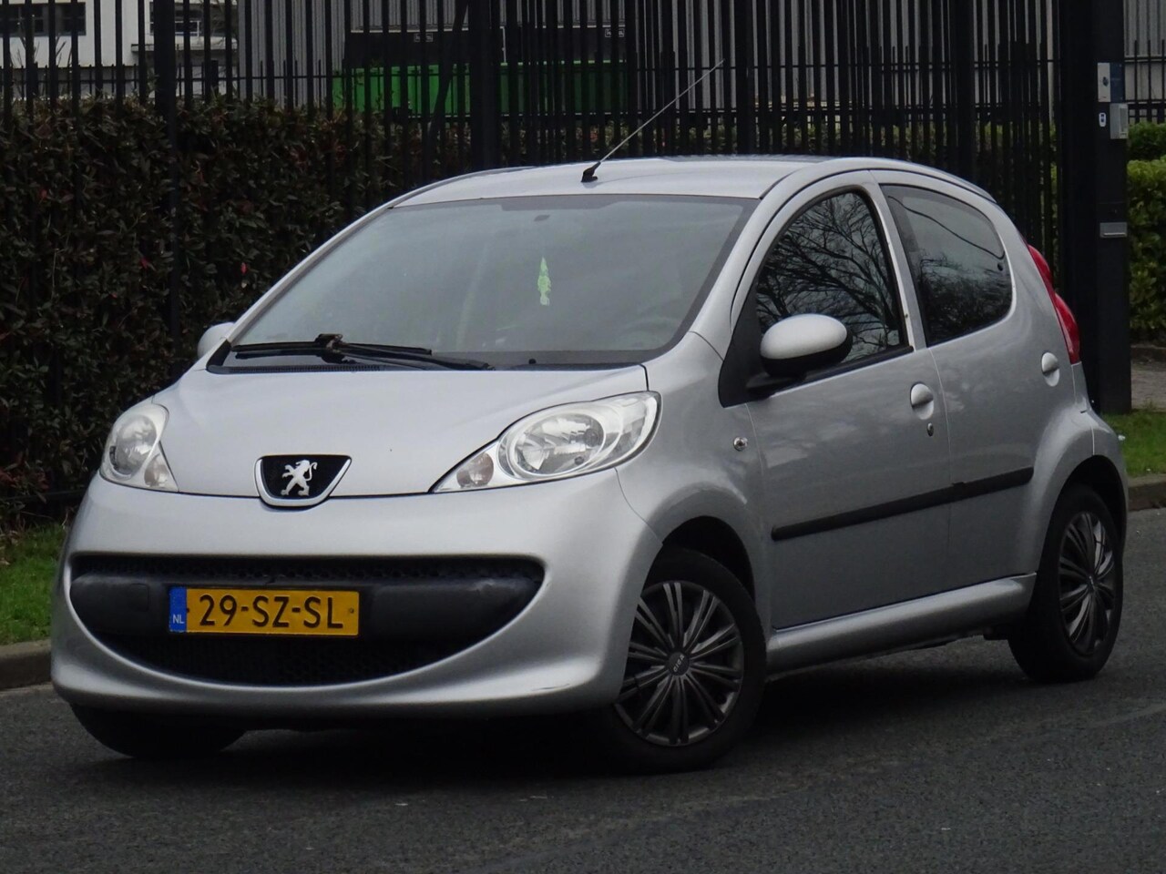 Peugeot 107 - 1.0-12V XS 5-DEURS NAP/ELEKRAM/NW APK - AutoWereld.nl