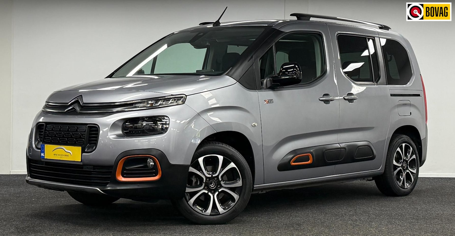 Citroën Berlingo - 1.2 PureTech Shine*5Persoons*Trekhaak*Panodak*Camera*Navi*Carplay*CruiseContr! - AutoWereld.nl