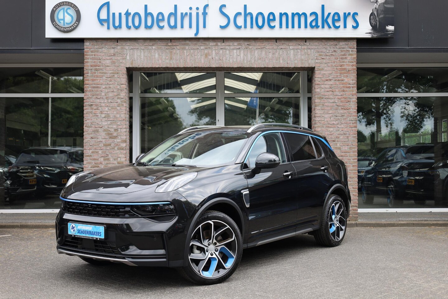 Lynk & Co 01 - 1.5 261PK! 6.6Kwh LADEN! 360-CAMERA PANO/SCHUIF INFINITY DAB NAVI CARPLAY CAMERA STOELVERW - AutoWereld.nl