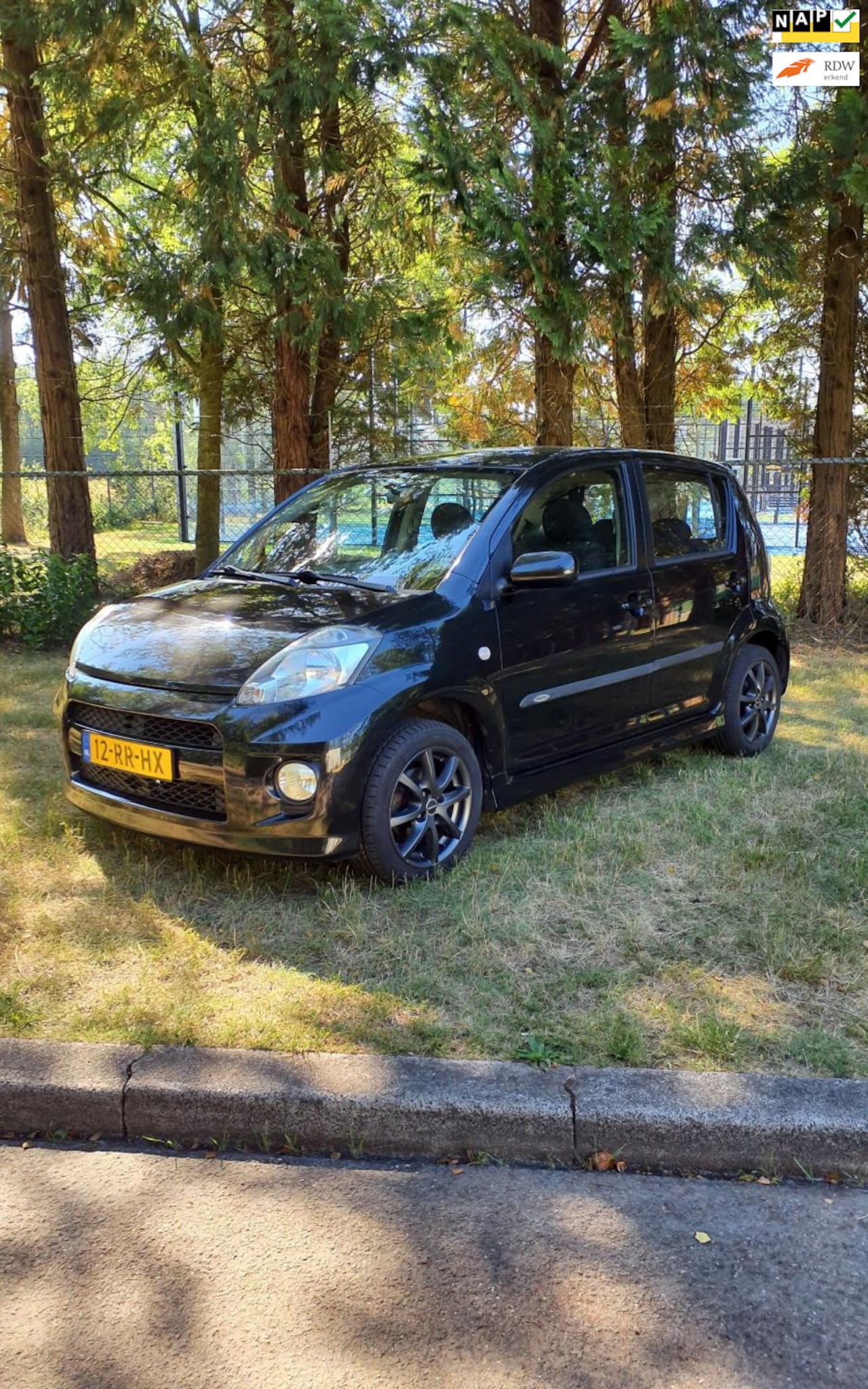 Daihatsu Sirion 2 - 1.3-16V Comfort sport , Airco , dubbele uitlaat - AutoWereld.nl