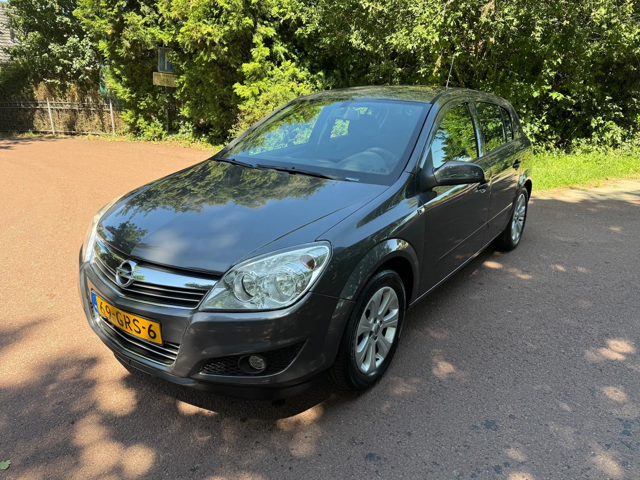 Opel Astra - 1.4 Temptation / Navi / Airco / NAP / PDC / Apk - AutoWereld.nl