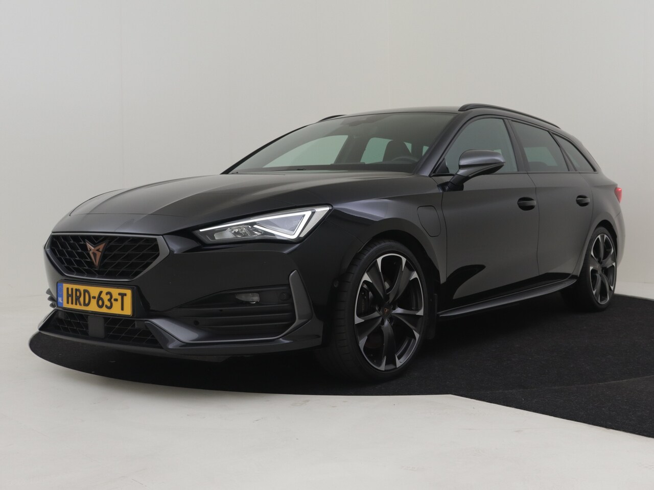 CUPRA Leon Sportstourer - 1.4 e-Hybrid VZ Performance Trekhaak | Navigatie | Dodehoekdetectie | Adaptief cruise cont - AutoWereld.nl