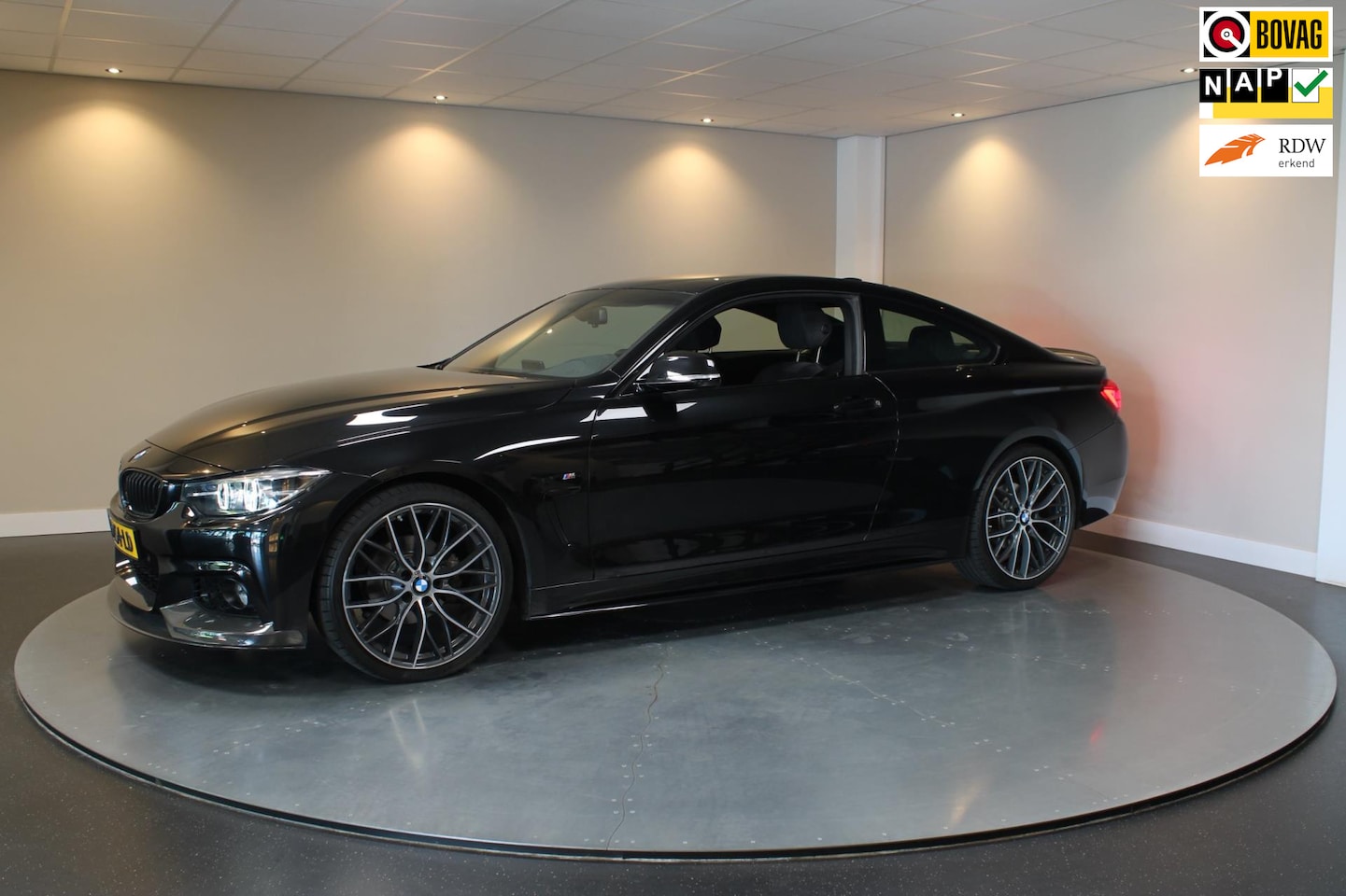 BMW 4-serie Coupé - 418i Executive Edition M-Sport *Carbon-Pack* 2de Eigenaar/Origineel NL - AutoWereld.nl