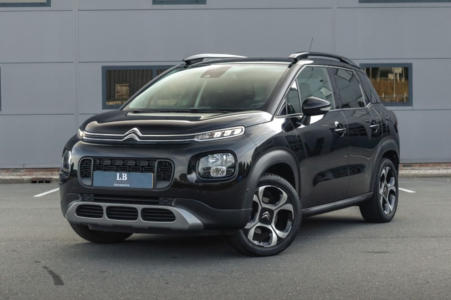 Citroën C3 Aircross - 1.2 SenS Shine, nieuwe distributie, carplay - AutoWereld.nl