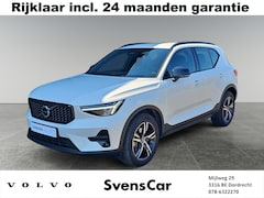 Volvo XC40 - 2.0 B4 Plus Dark | Trekhaak | Stoelverwarming | Harman/Kardon Audio | Parkeercamera |