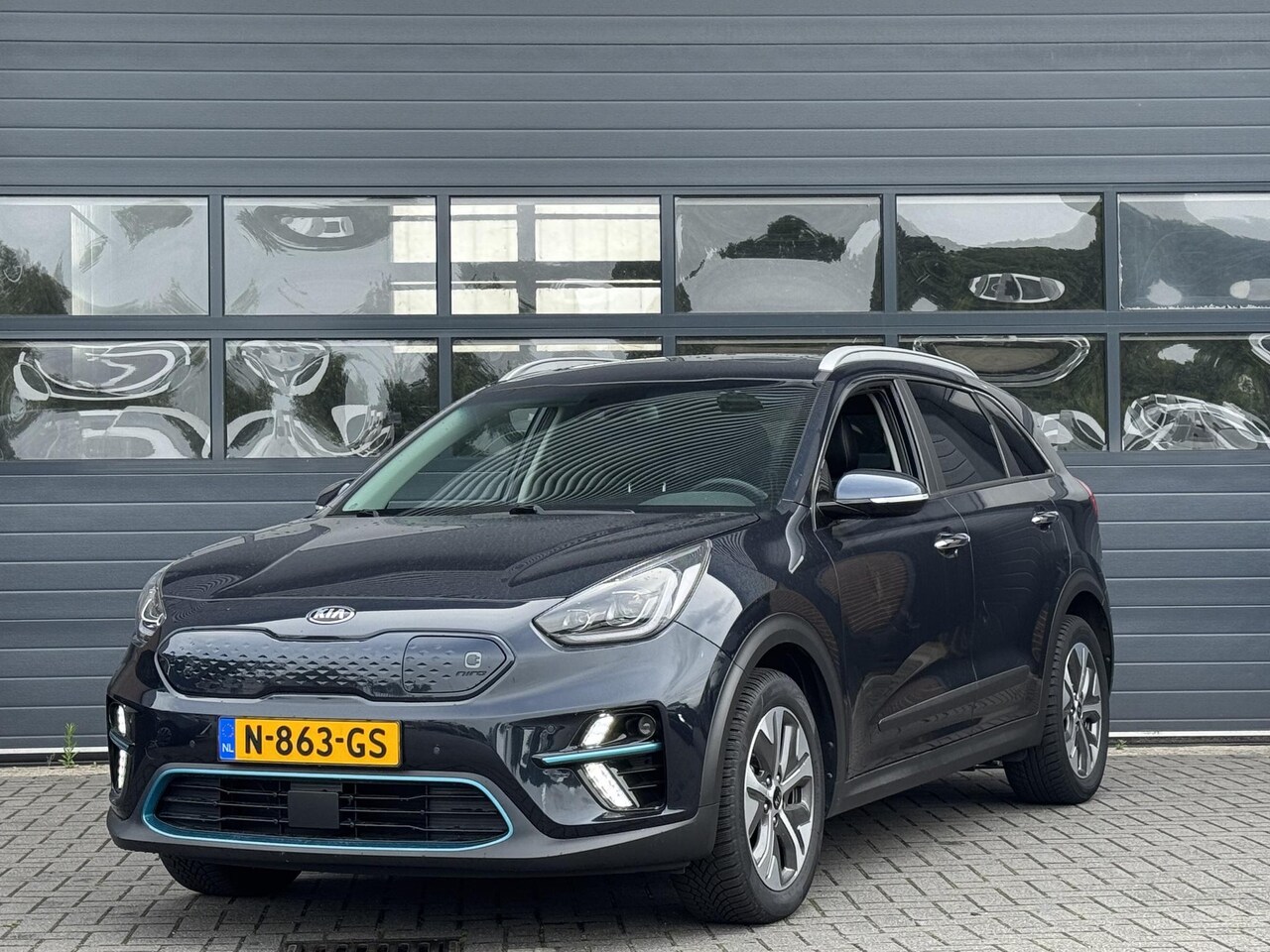 Kia e-Niro - EXECUTIVELINE 64 KWH I 100% SOH I 3 FASE I APPLE CARPLAY I ACHTERUITRIJCAMERA - AutoWereld.nl