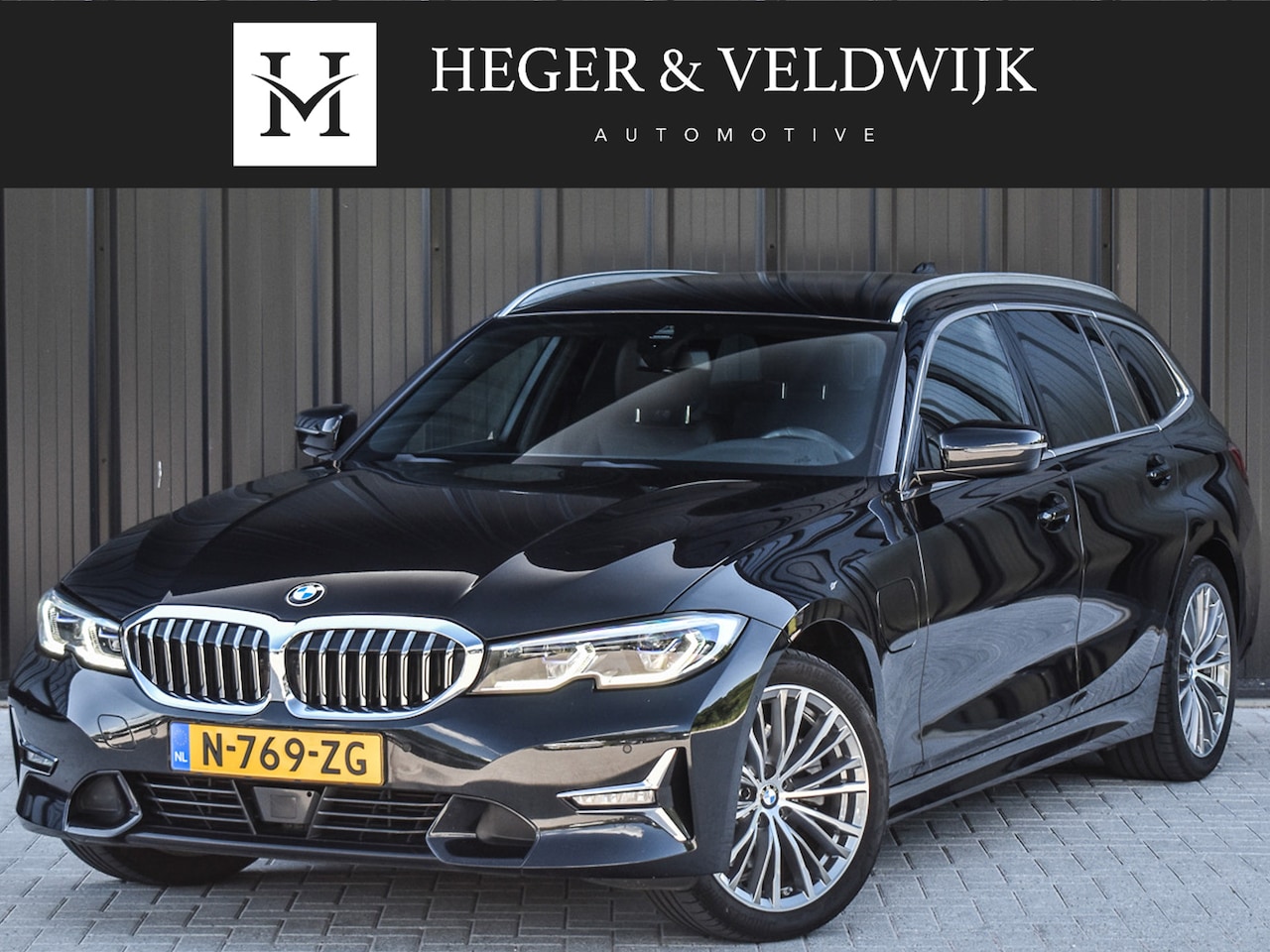 BMW 3-serie Touring - 320e xDRIVE BUSINESS EDITION PLUS | LEDER | CARPLAY | TREKHAAK | CAMERA | LED | ADAPTIVE C - AutoWereld.nl