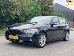 BMW 1-serie - 116i 5DR*Cruise*Stoelverwarming*Trekhaak*Airco*Parkeersensoren*LM velgen
