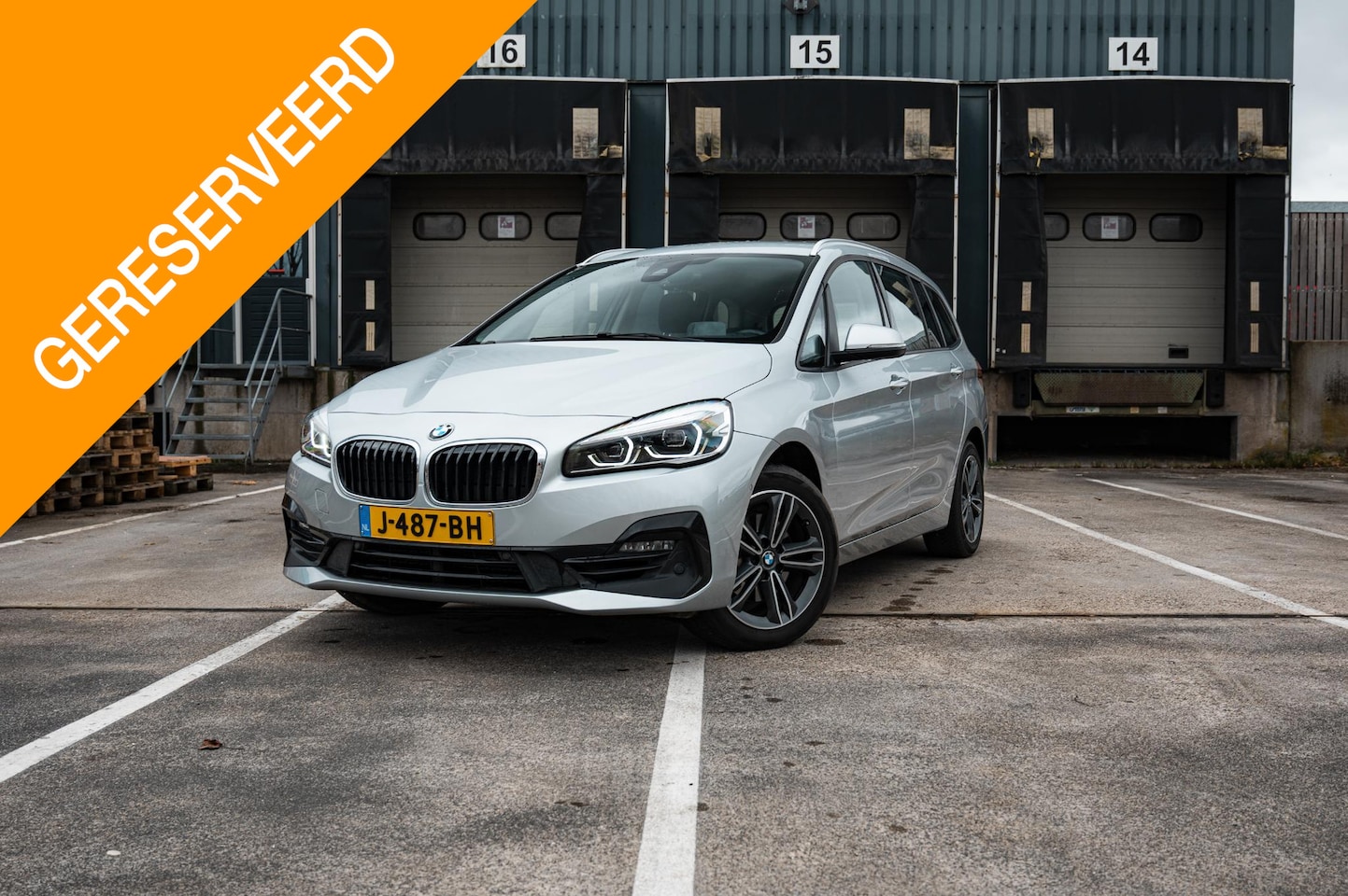 BMW 2-serie Gran Tourer - 218i 7Pers. Executive Edition | SPORT STOELEN | PDC | STOELVERW. | 17" LM VELGEN - AutoWereld.nl