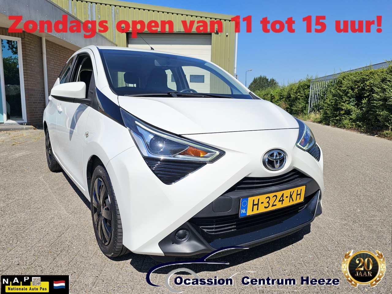 Toyota Aygo - 1.0 VVT-i x-play 1.0 VVT-i x-play, Camera! Carplay! Apk 3-2026! Zondag OPEN! - AutoWereld.nl