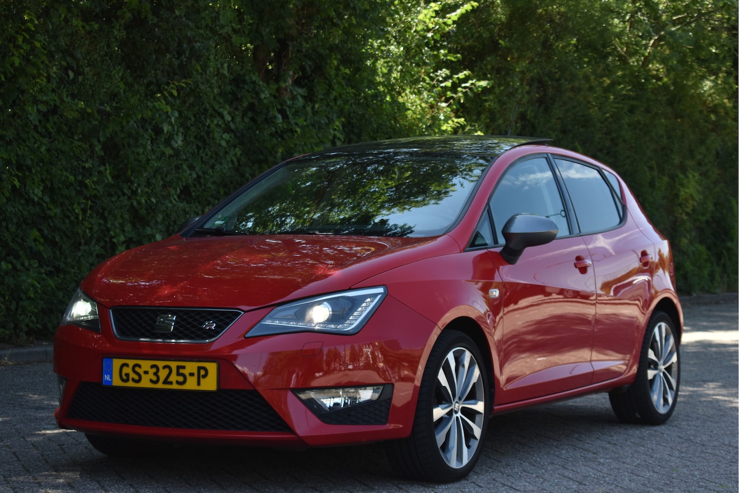 SEAT Ibiza - 1.0 EcoTSI FR Upgrade Business Plus | NL-Auto | Pano.dak | Carplay | Camera | Stoelverwarm - AutoWereld.nl