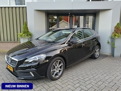 Volvo V40 Cross Country - 1.5 T3 Ocean Race | Airco | Cruise Controle | afneembare trekhaak | Panorama dak |