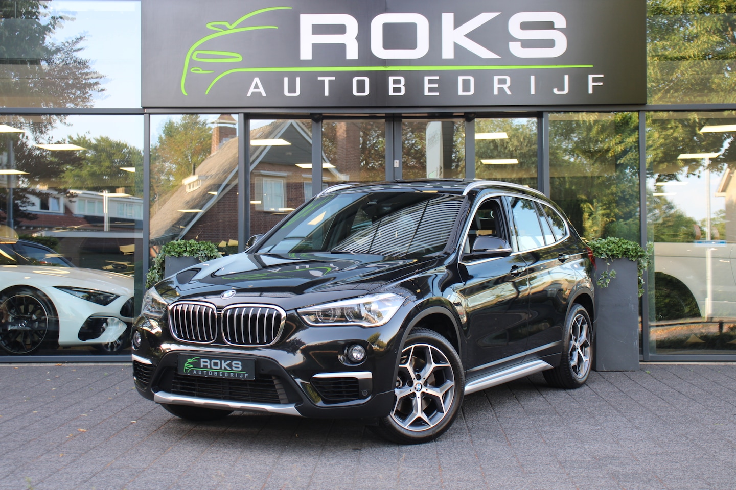 BMW X1 - sDrive20i Orange Edition II - AutoWereld.nl