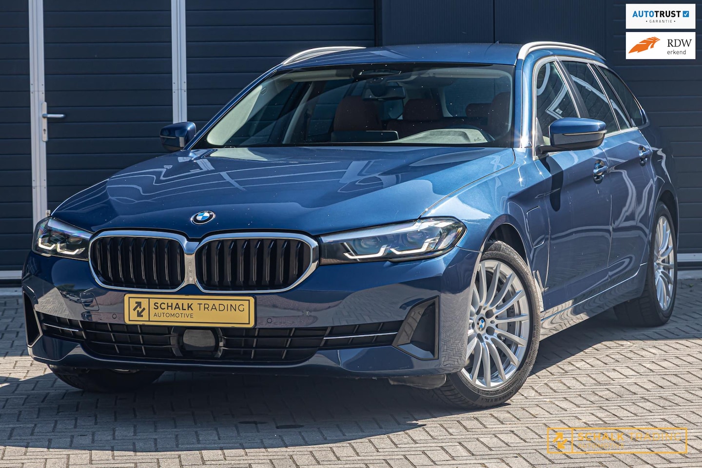 BMW 5-serie Touring - 530e xDrive High Executive|Camera|Dealer - AutoWereld.nl