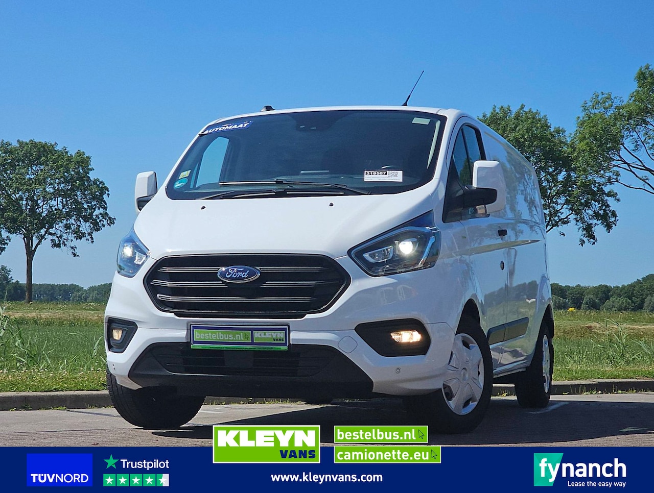 Ford Transit Custom - 2.0 L2H1 Navi Airco - AutoWereld.nl