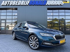 Skoda Octavia Combi - 1.5 e-TSI Business Edition Plus NL.Auto/Panoramadak/Full Led/Half Leer/Virtual Cockpit/1St