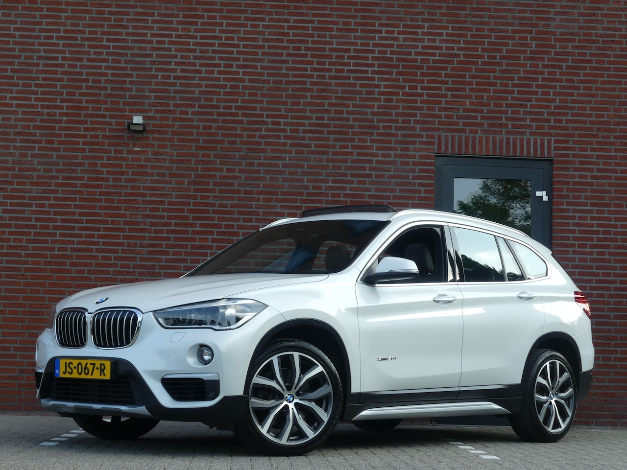 BMW X1 - xDrive20i Centennial High Executive - AutoWereld.nl