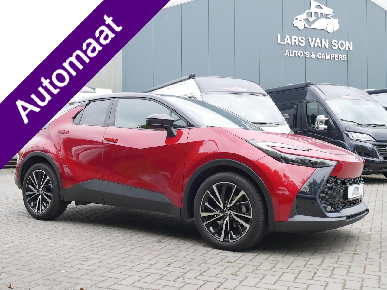 Toyota C-HR - 1.8 Hybrid Premium 1.8 Hybrid Premium, Automaat, Carplay, Lage KM - AutoWereld.nl