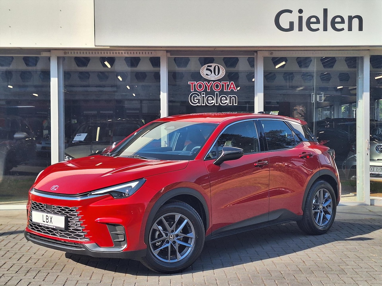 Lexus LBX - 1.5 Comfort & Safety Pack | Dodehoekherkenning, Parkeersensoren, Keyless, Stoelverwarming - AutoWereld.nl