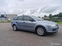 Ford Focus Wagon - 1.6-16V Futura
