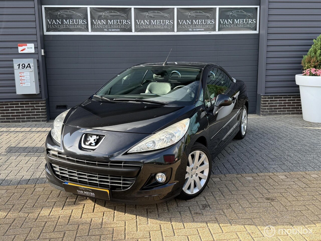 Peugeot 207 CC - 1.6 VTi Noir & Blanc, Clima, Cruise, leder, Apk 06-2026 - AutoWereld.nl