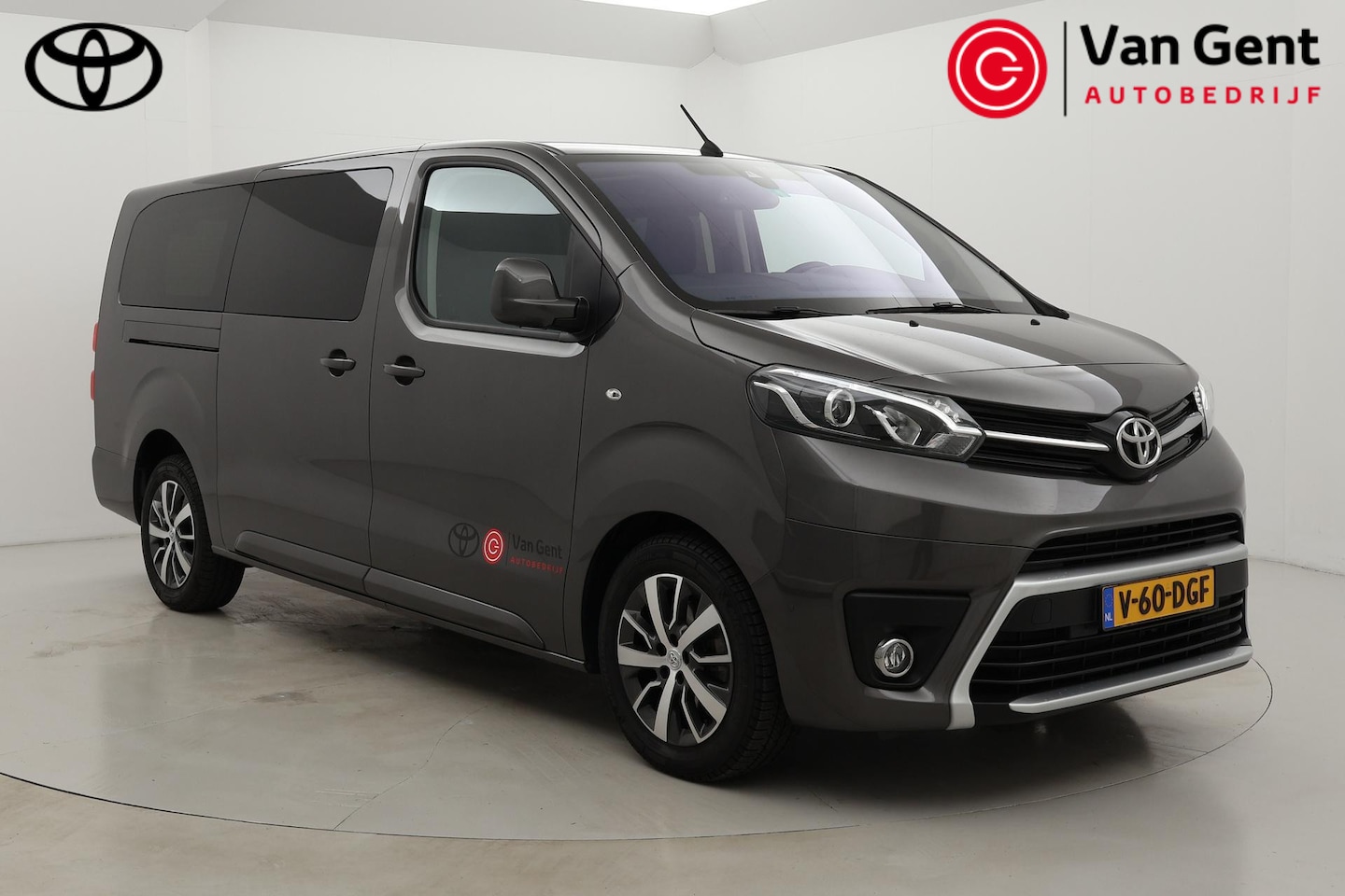Toyota PROACE Long Worker - 2.0 D-4D Dynamic DC Verso | Panoramadak | Navigatie - AutoWereld.nl