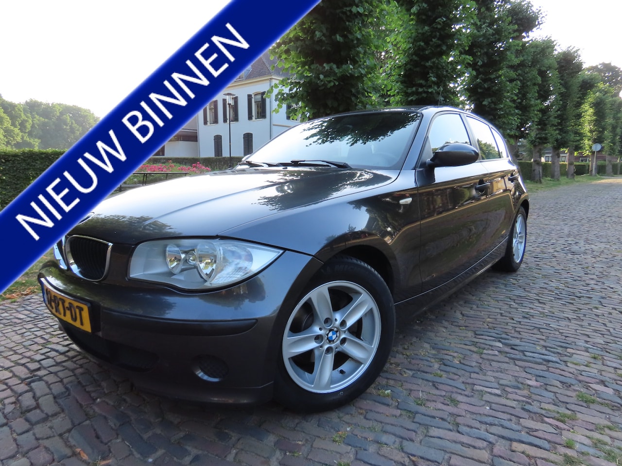 BMW 1-serie - 118i Automaat Airco 5 Drs Lm Velgen - AutoWereld.nl