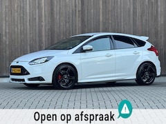 Ford Focus - 2.0 EcoBoost ST-2 / Recaro / Navi / Cruise /