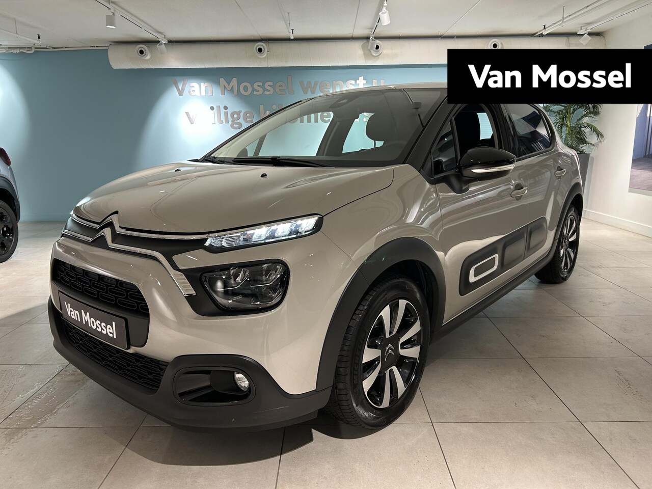 Citroën C3 - 1.2 PureTech Max | Climate control | Apple Carplay/Android Auto | Parkeersensoren - AutoWereld.nl