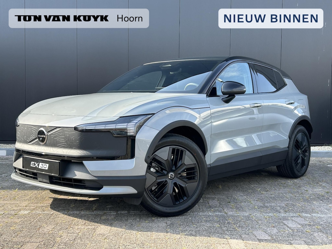 Volvo EX30 Cross Country - Twin Motor Performance Ultra 69 kWh Extra getint glas / Pine interieur - AutoWereld.nl
