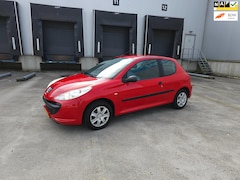 Peugeot 206 - 1.1 XR / Trekhaak / Lage Km
