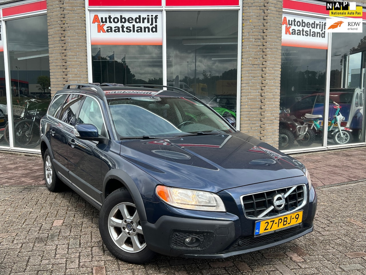 Volvo XC70 - 2.4 D5 Kinetic - Automaat - - AutoWereld.nl