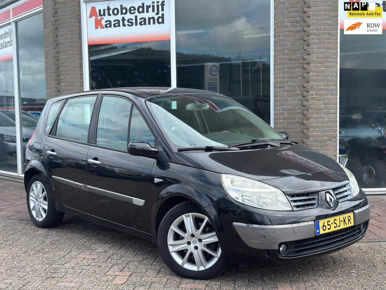 Renault Scénic - 2.0-16V Privilège Luxe - Automaat - Clima - AutoWereld.nl