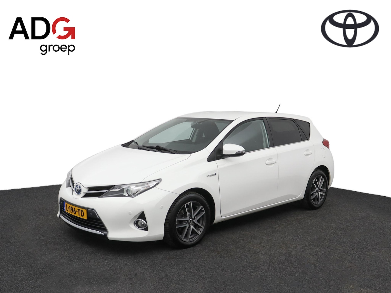 Toyota Auris - 1.8 Hybrid Aspiration | Trekhaak | Radio-CD | Parkeercamera | Cruise control | - AutoWereld.nl