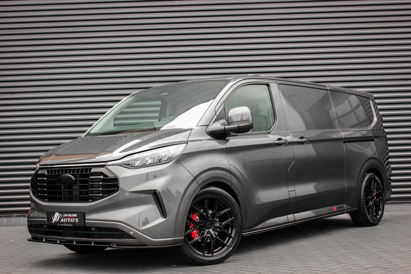 Ford Transit Custom - 300 2.0 TDCI L2H1 Limited 136PK JB- EDITION / FULL BLACK / APPLE CARPLAY / 2- ZITS / MY202 - AutoWereld.nl