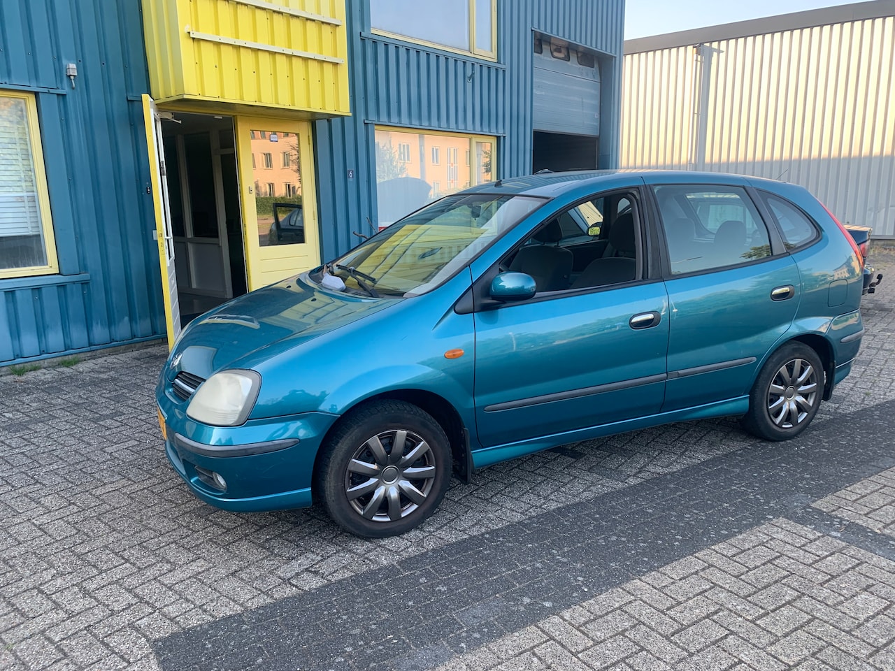 Nissan Almera Tino - 1.8 Tekna - AutoWereld.nl