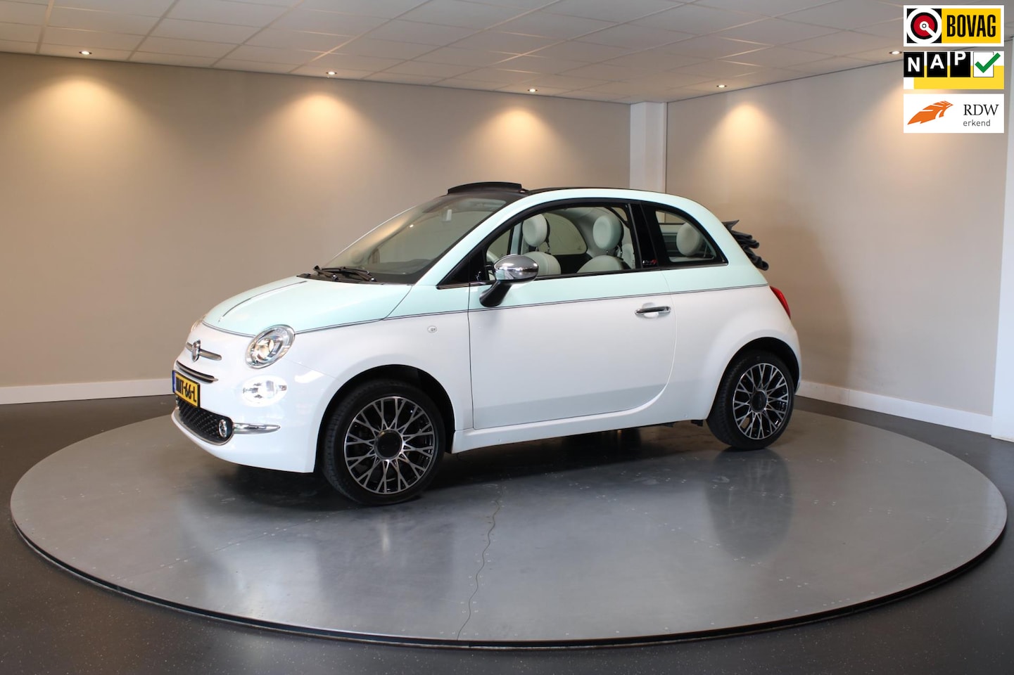 Fiat 500 C - 1.2 Collezione *Special Edition* Mint|32.000Km! Carplay - AutoWereld.nl